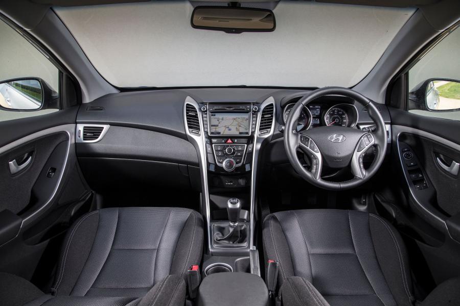  Hyundai i30 5-Door 2015 года  (UK) (фото 17 из 20)